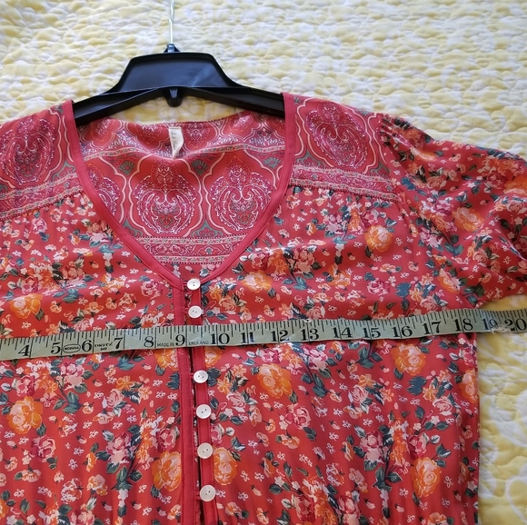 Tulle & Batiste Jamawar Gown Scarlet Red - Picture 7 of 8